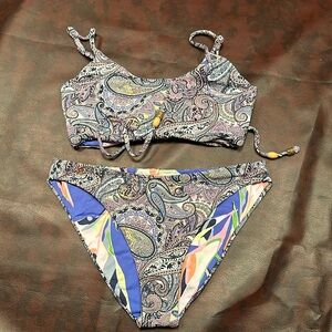 GUC maaji paisley bikini. Medium.